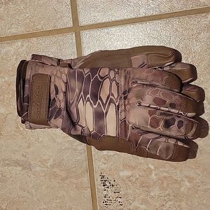 NWOT kryptek hunting gloves